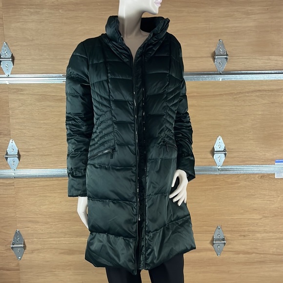 Pre-Owned 1 Madison Green Puffer Coat, Down and Waterfowl feather insulation. - Picture 4 of 16